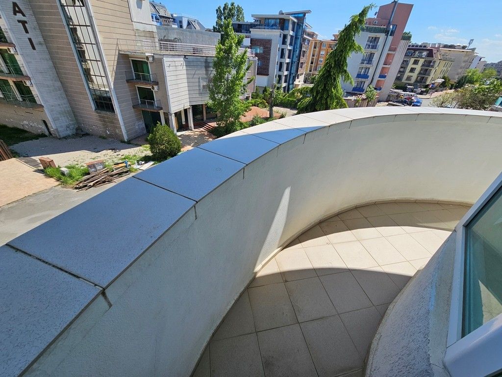 Property photo 3 of 18