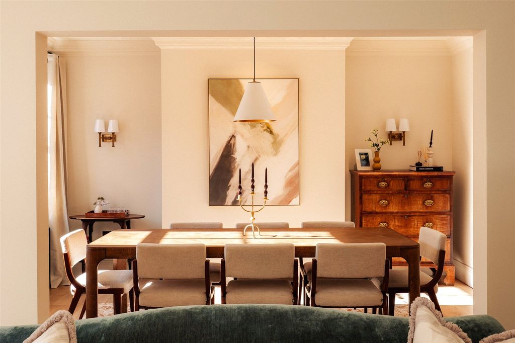 Property photo 2 of 11 Dining Room