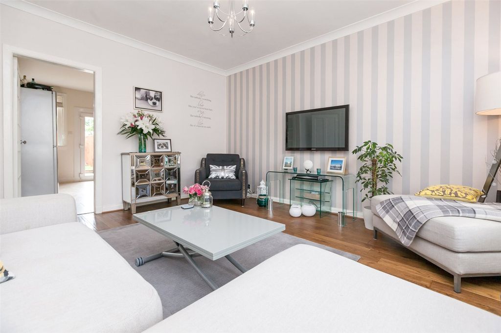 Property photo 2 of 49 Photo 2