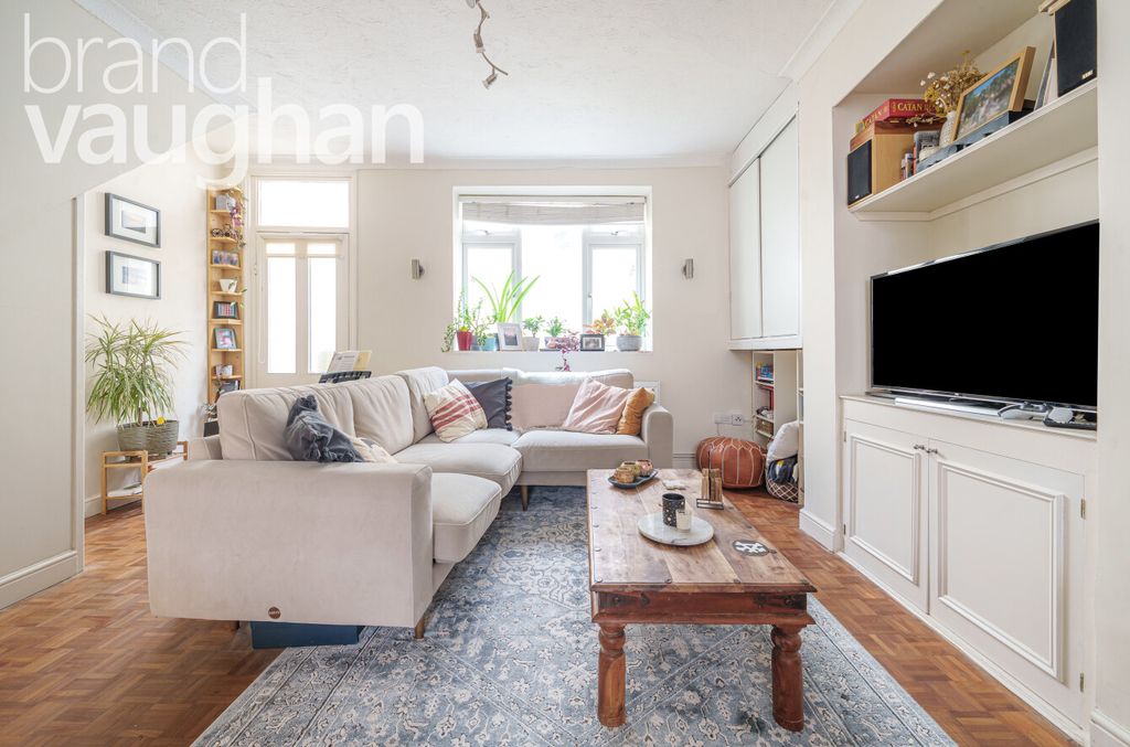 Property photo 1 of 23 Living Room