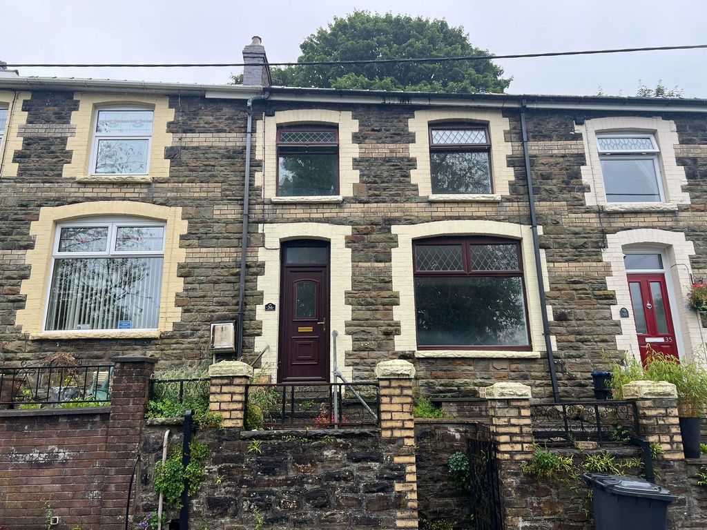 Property photo 1 of 7 Front