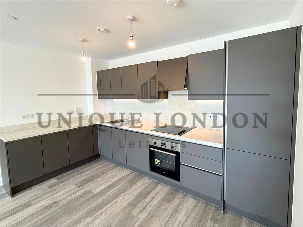 Property photo 2 of 12 176.Png