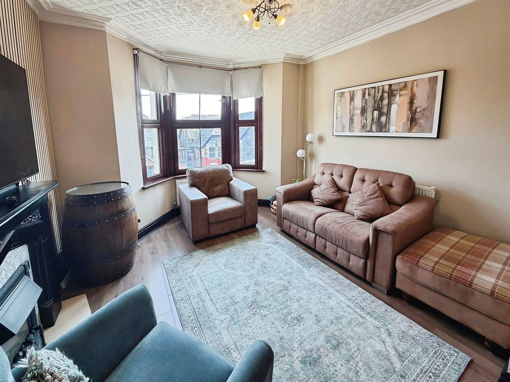 Property photo 3 of 37