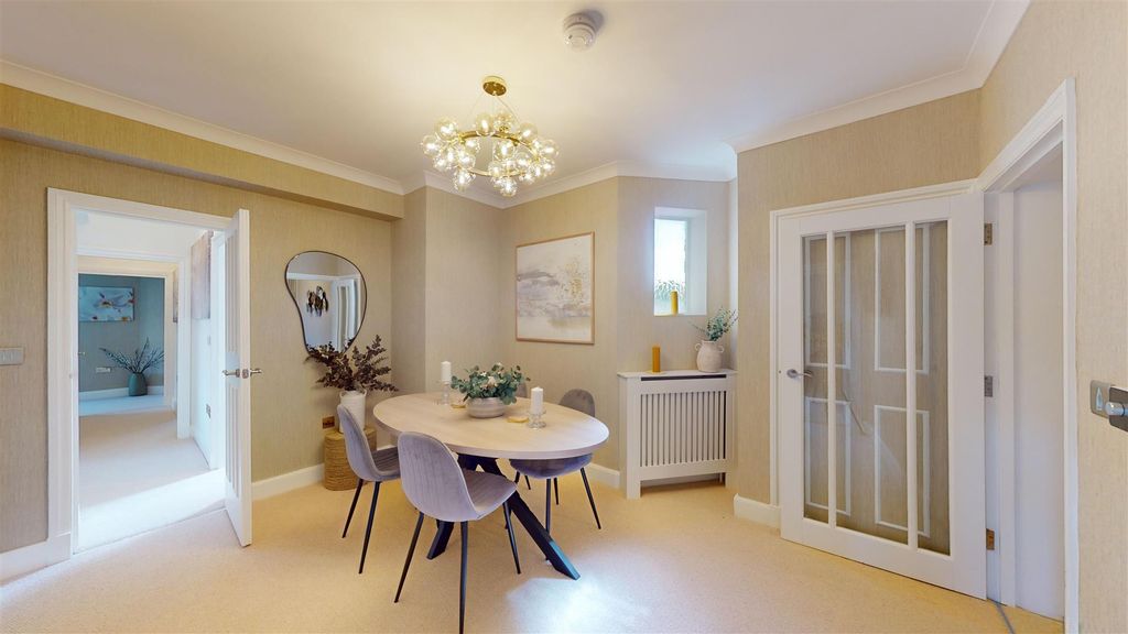 Property photo 3 of 9 Flat-102-Montagu-Mansions-06282024_111310.Jpg