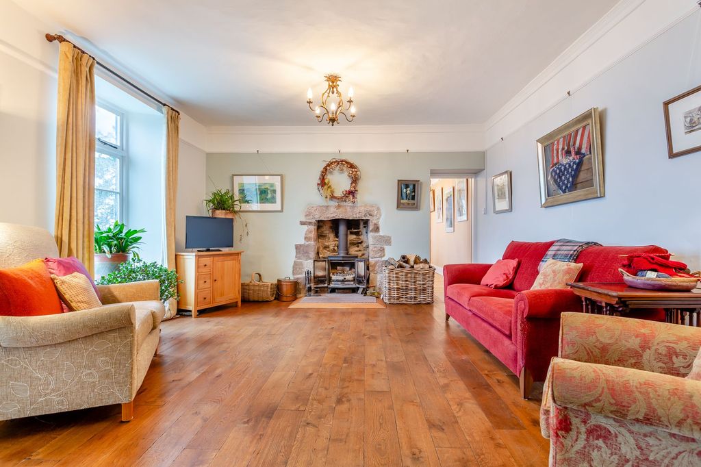 Property photo 3 of 23