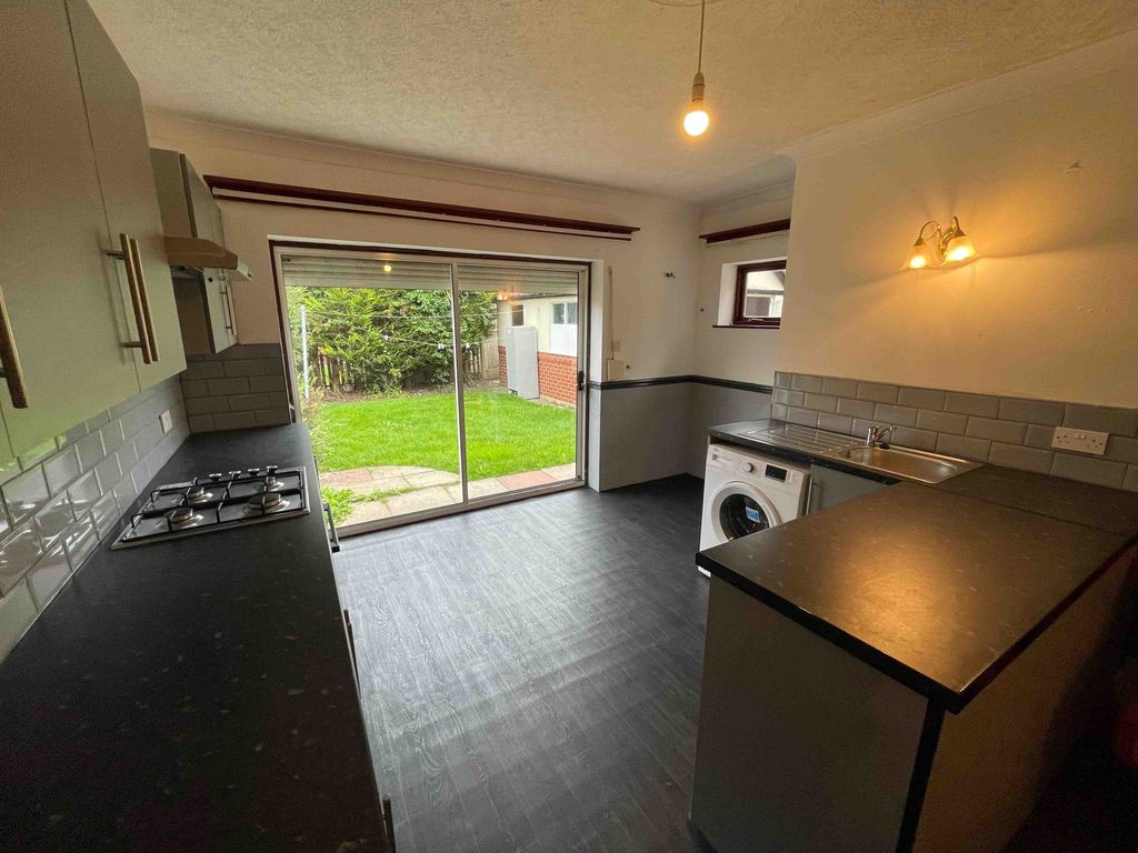 Property photo 2 of 12 Photo