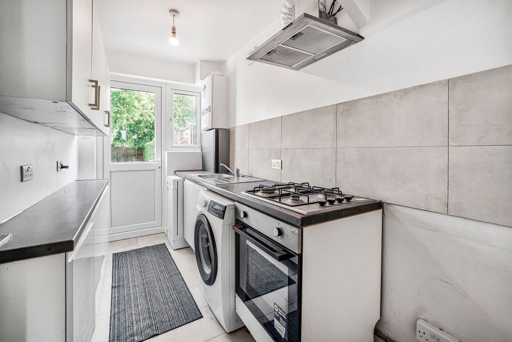 Property photo 2 of 8 Dscg0316_17_18_19_20