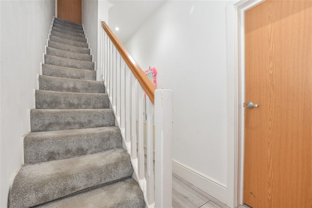Property photo 3 of 6 Hallway