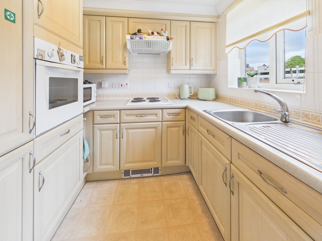 Property photo 3 of 13 Kitchen