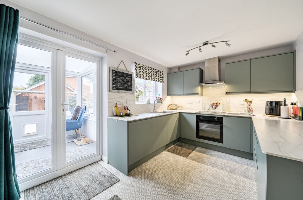 Property photo 3 of 13 Kitchen