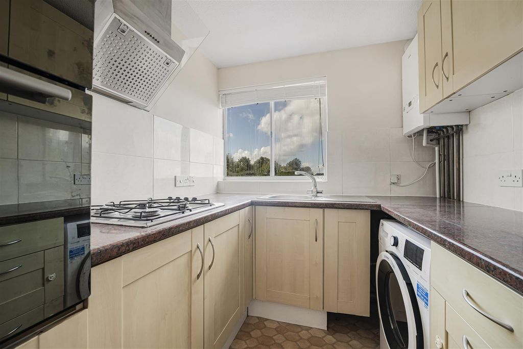 Property photo 3 of 10 18_63015.Jpg