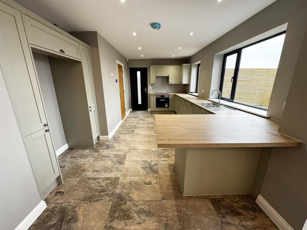 Property photo 3 of 16 Img_5785.Jpeg