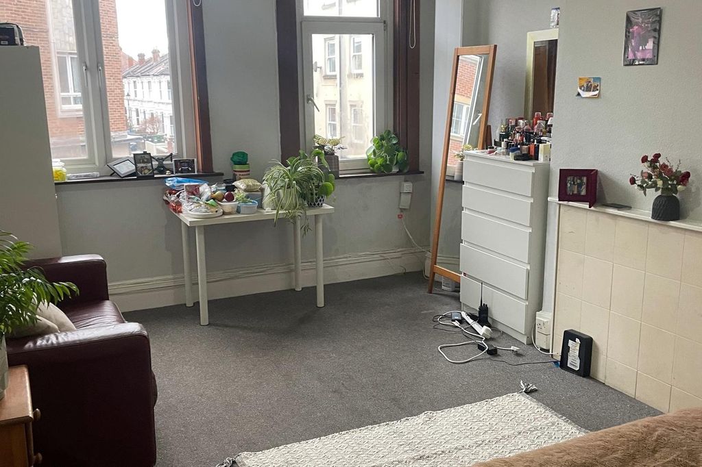 Property photo 3 of 8 Picture No. 05