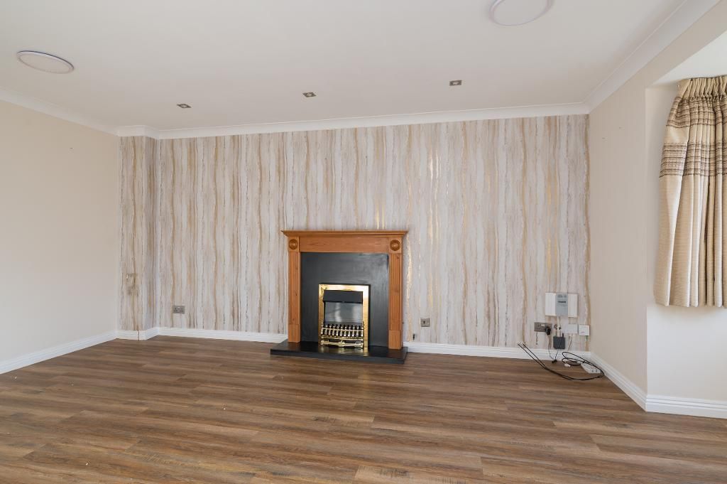 Property photo 2 of 26 Living Room