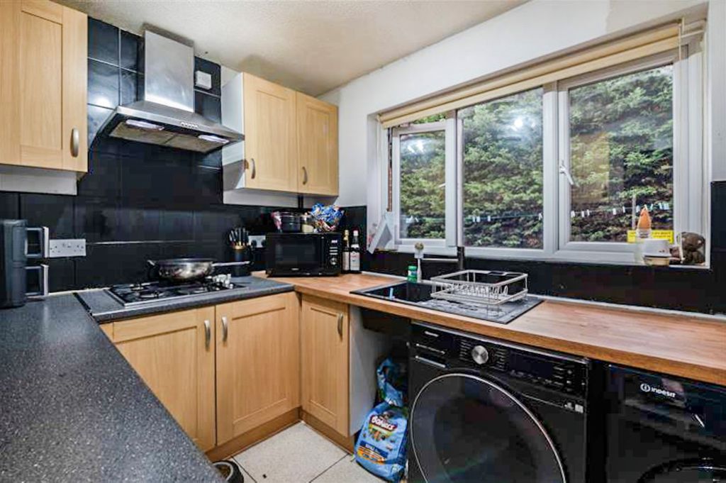 Property photo 3 of 12