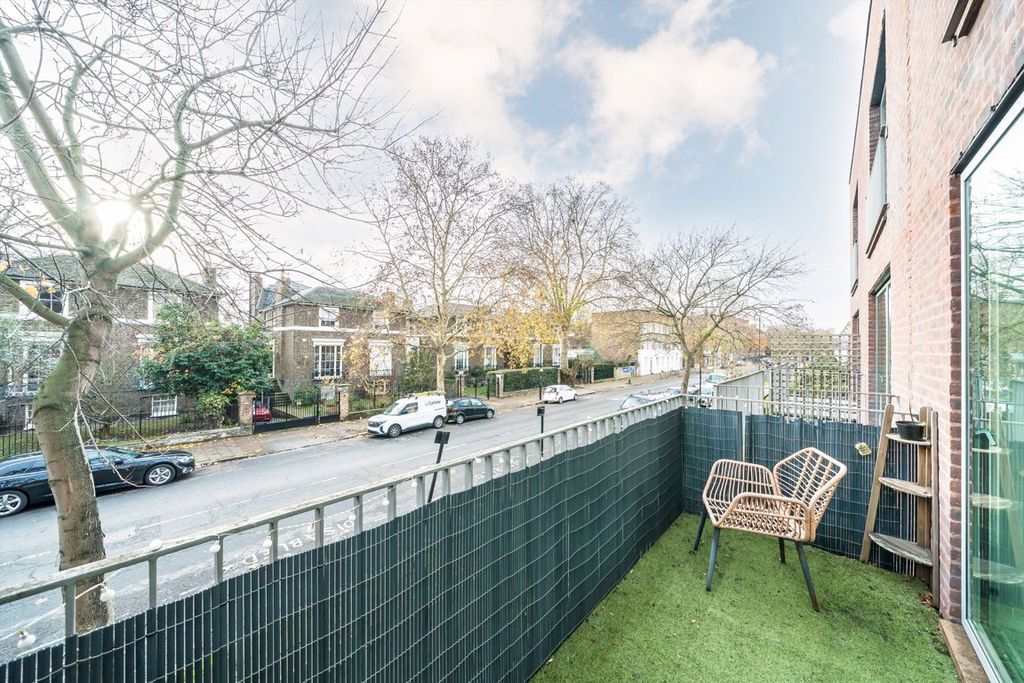 Property photo 3 of 10