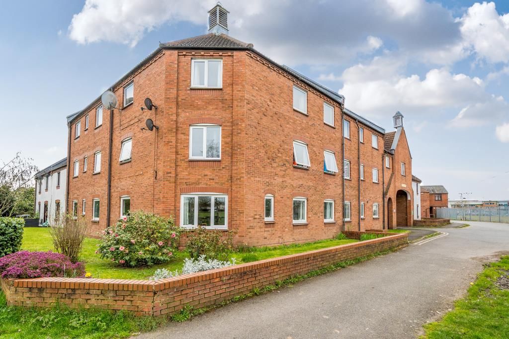 Property photo 1 of 17 Front Aspect