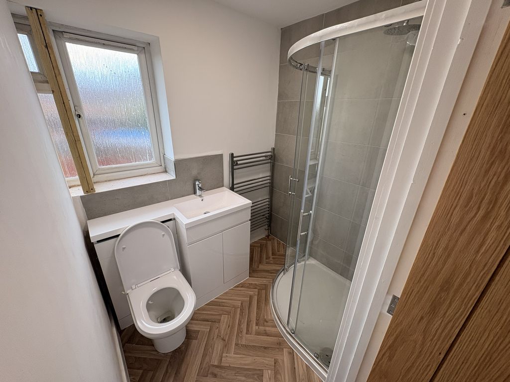 Property photo 3 of 5 Bathroom