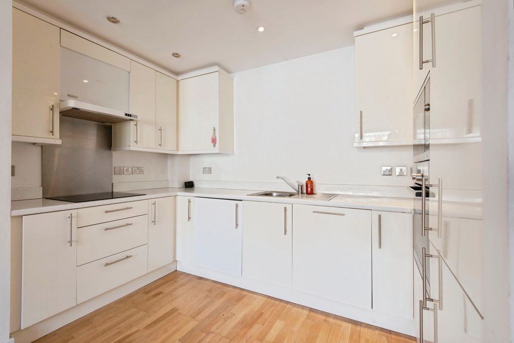 Property photo 3 of 9 Pbox-Img.Jpg