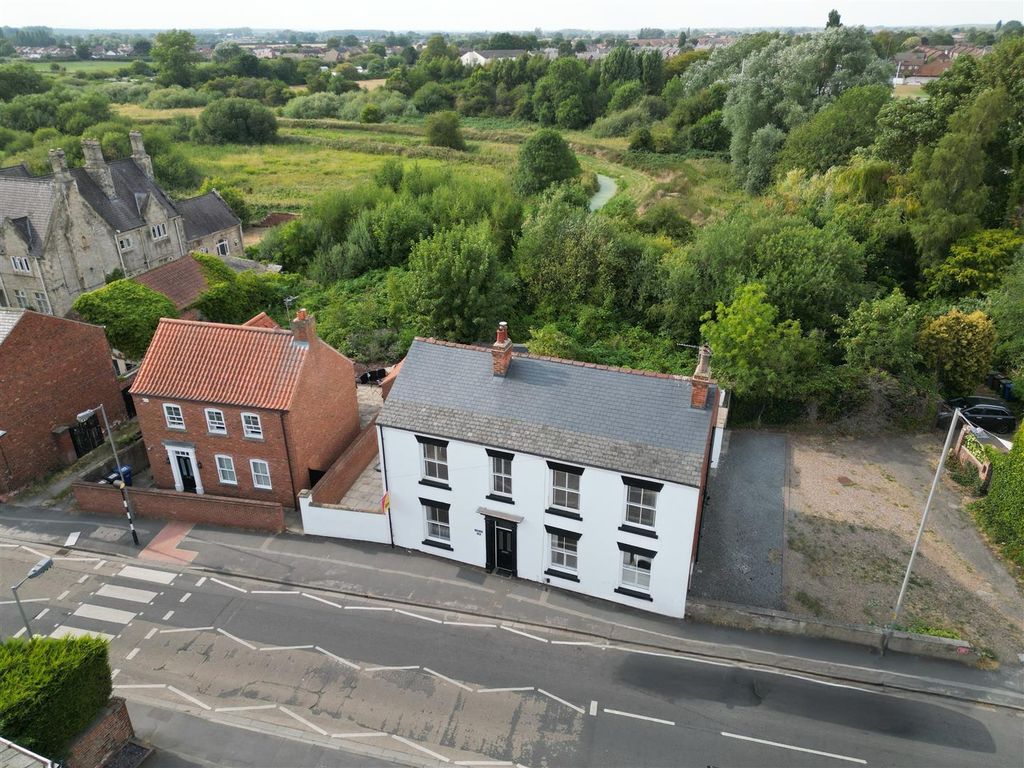 Property photo 1 of 26