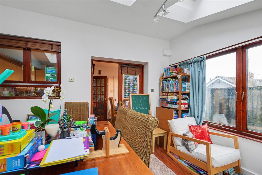 Property photo 3 of 11 Conservatory_3.Jpeg