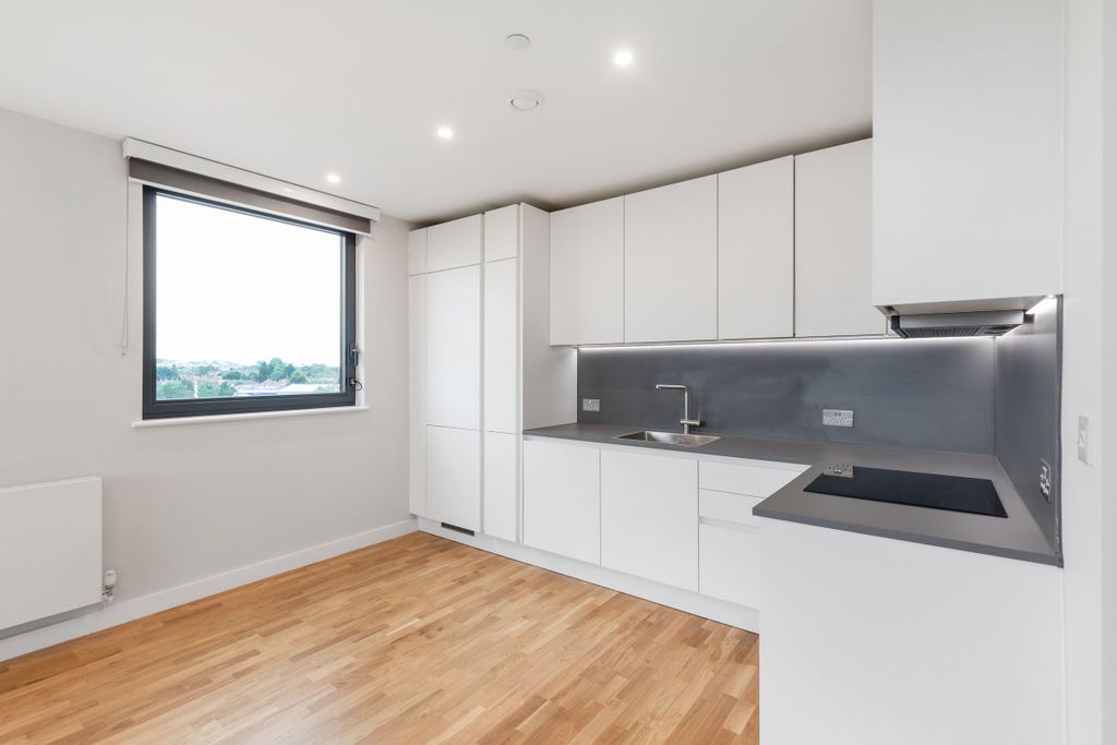Property photo 2 of 18 Kitchen (Example)
