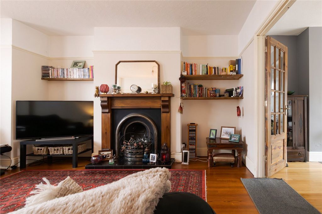 Property photo 3 of 23 Picture No. 28