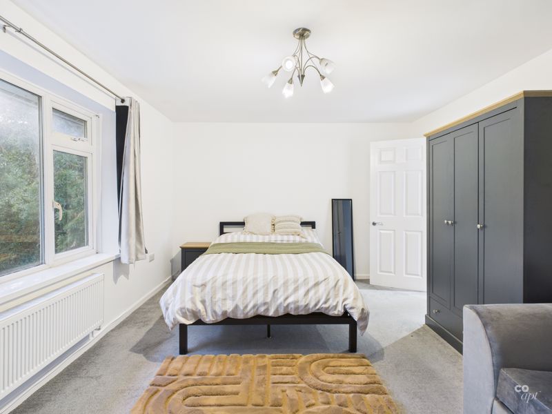 Property photo 1 of 7 Photo 3