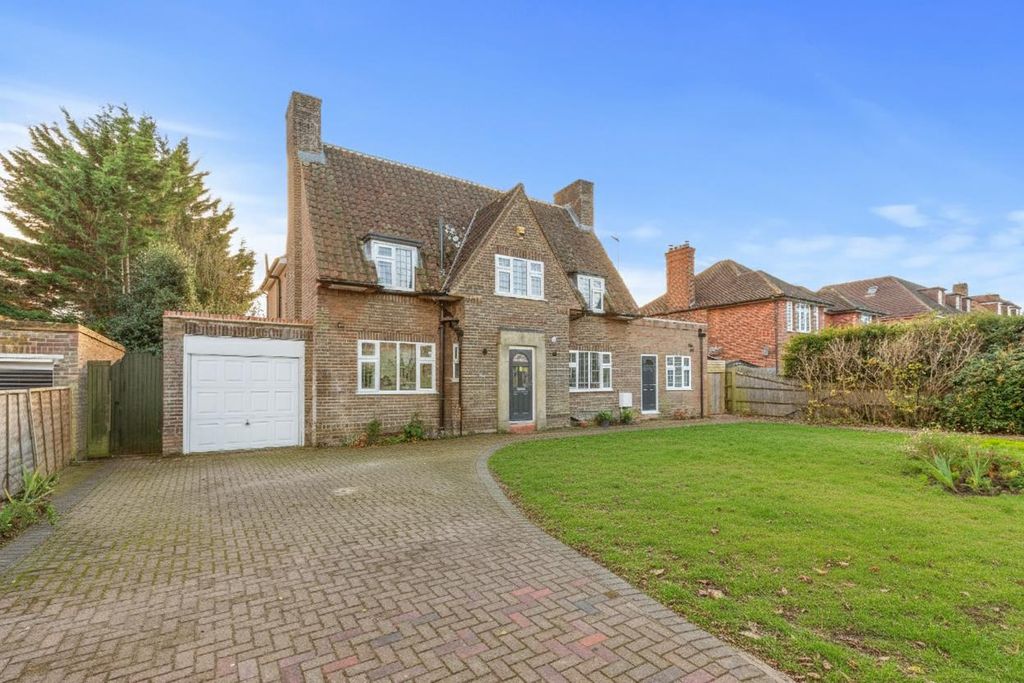 Property photo 1 of 14 Front Aspect