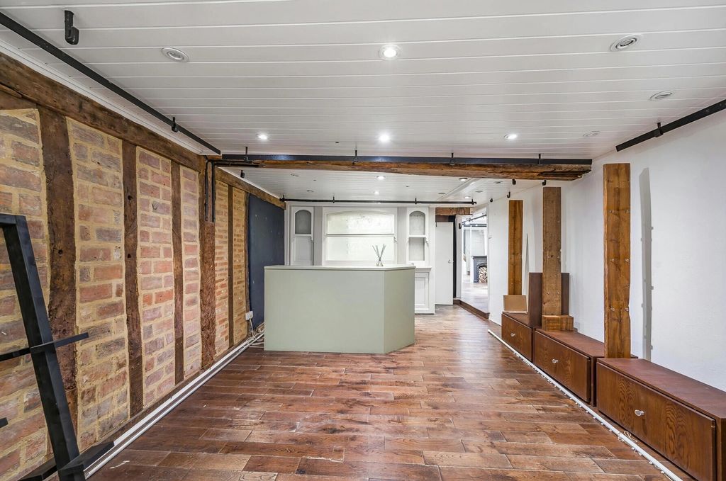 Property photo 2 of 3