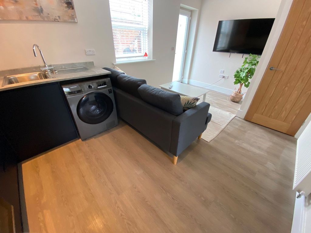 Property photo 2 of 6 1604