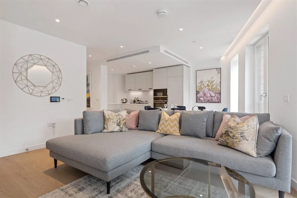 Property photo 1 of 14 (Main)