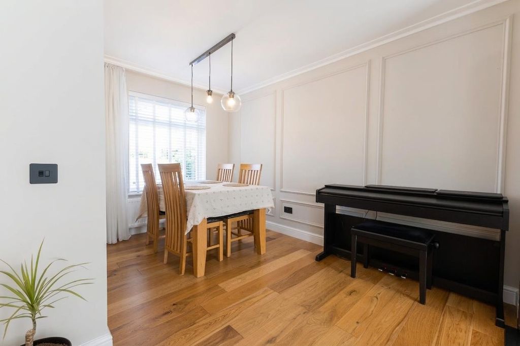 Property photo 3 of 16 Dining Room 2.Jpg