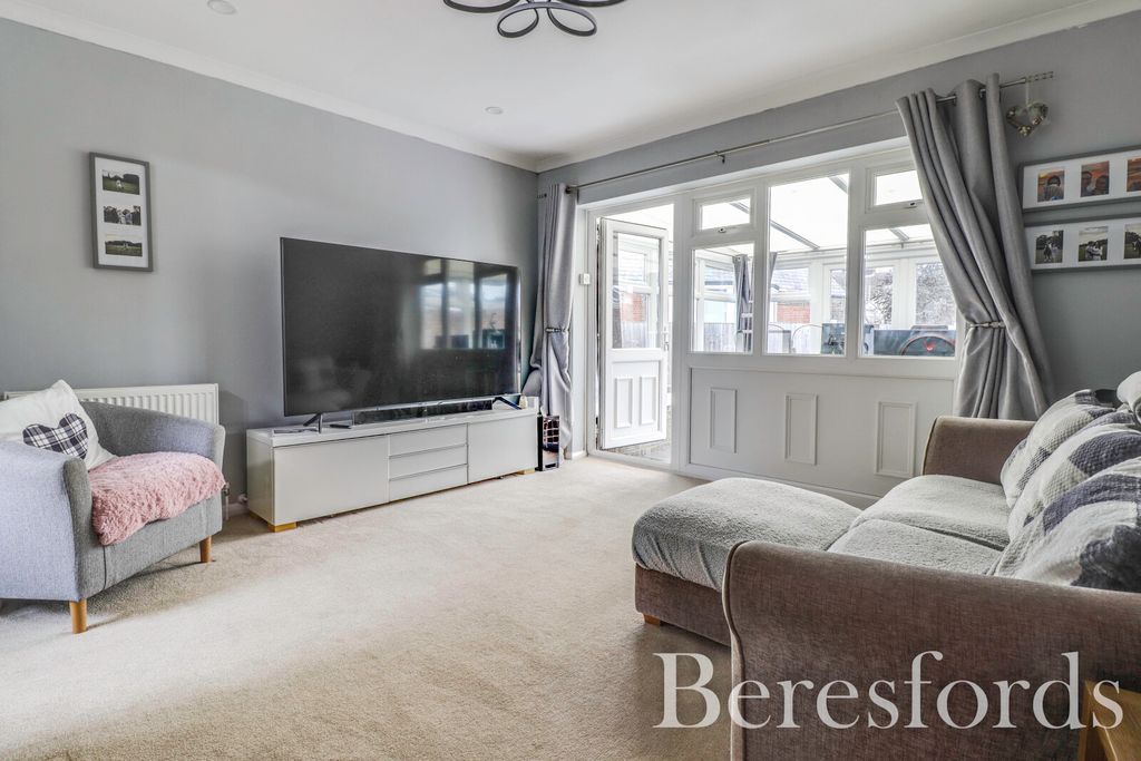 Property photo 2 of 8 Picture 2