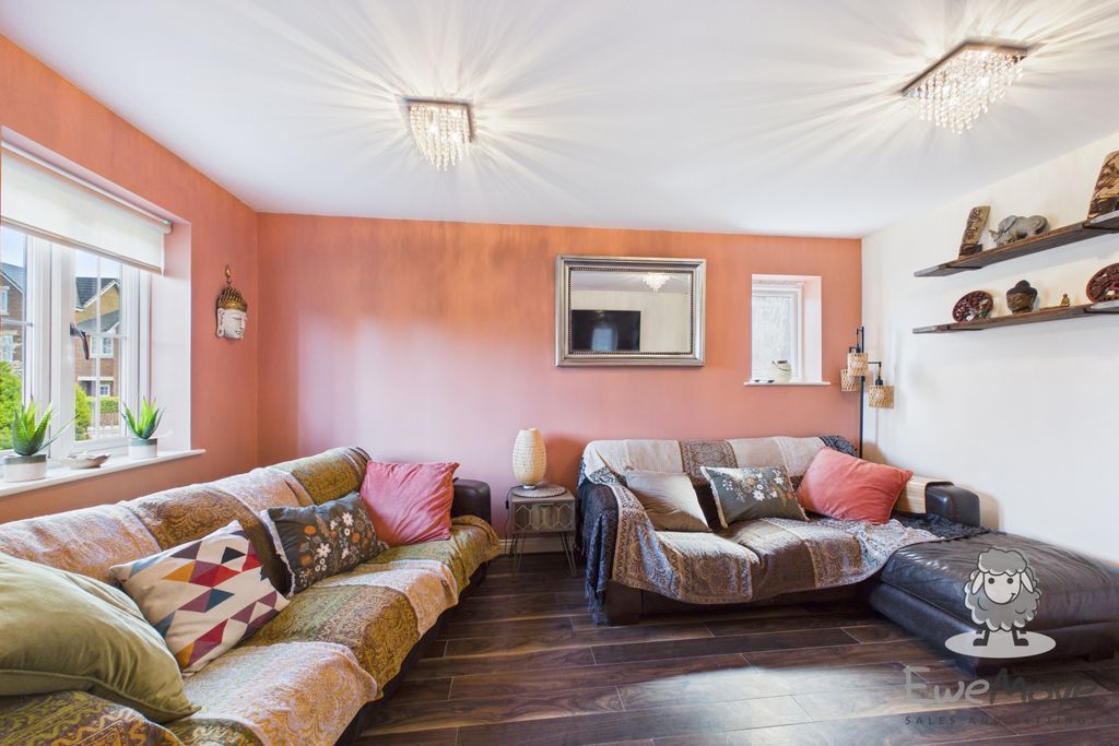 Property photo 3 of 17 15