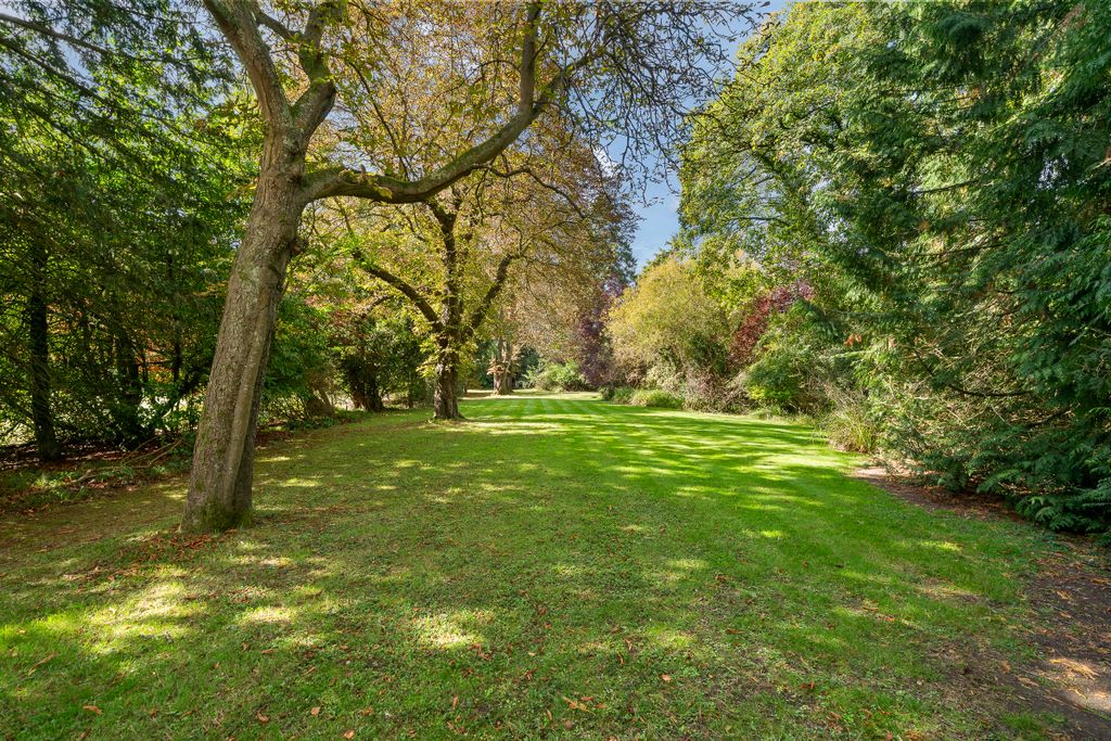 Additional image 23 of 6 bed property for saleGibraltar Lane Cookham, Maidenhead, Maidenhead SL6