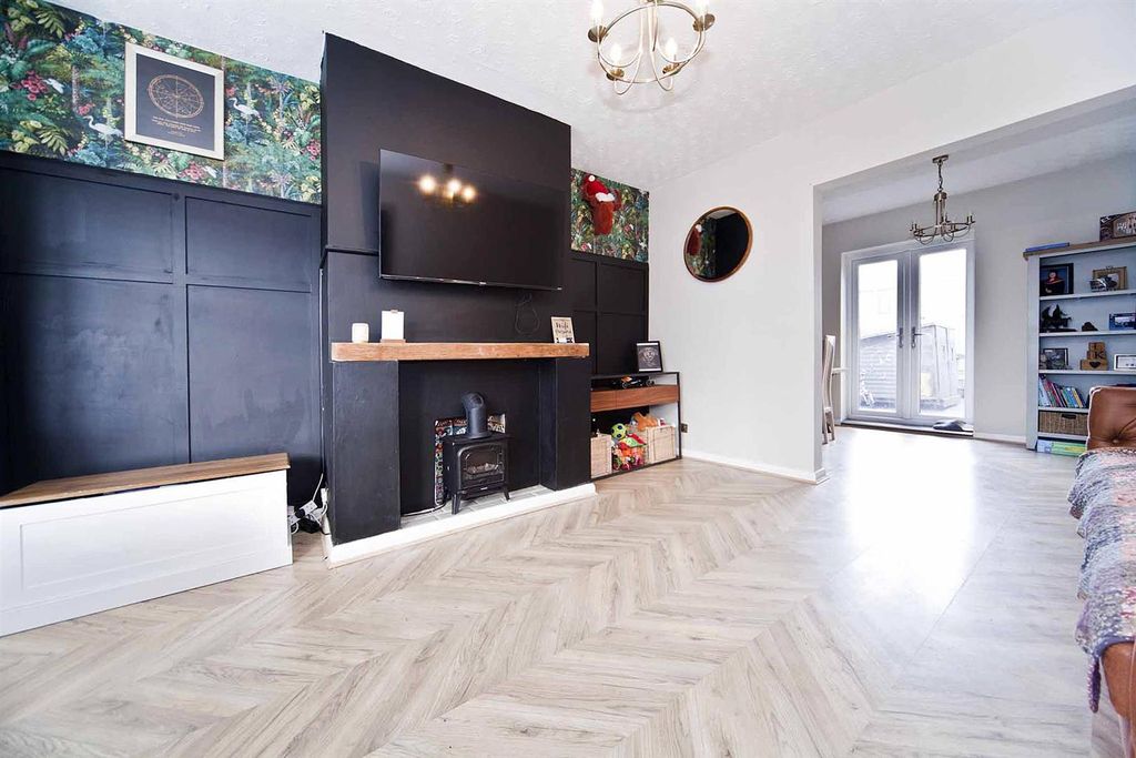 Property photo 2 of 22