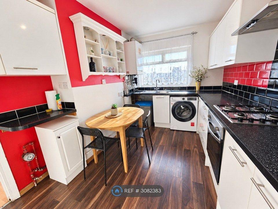 Property photo 2 of 8