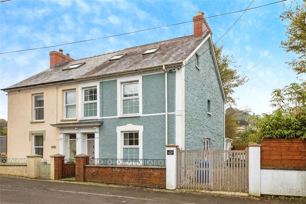 Property photo 2 of 17 Picture No. 02
