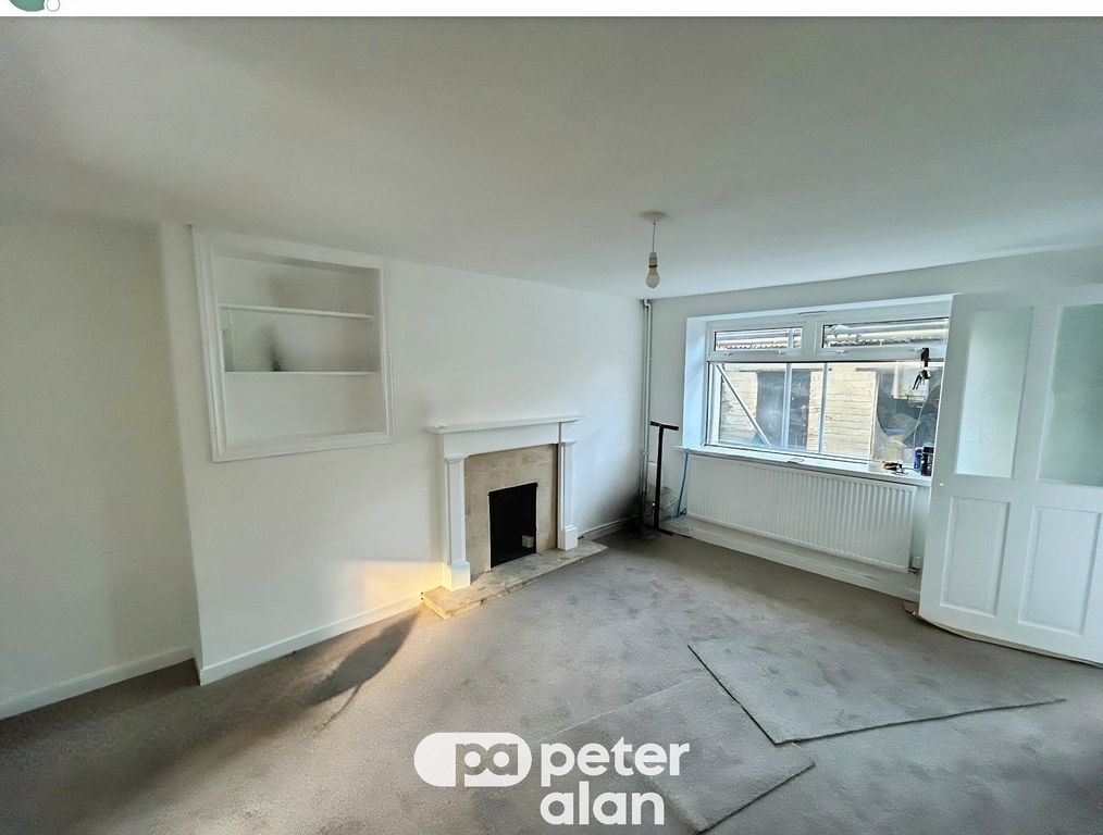 Property photo 2 of 15 Living Room