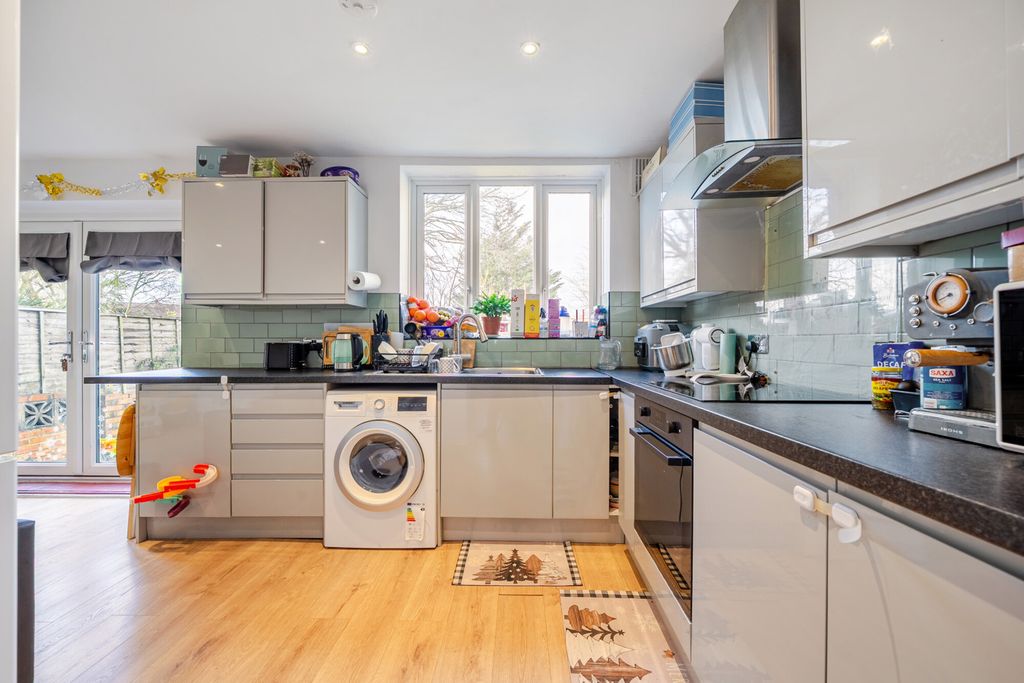 Property photo 2 of 20 Kitchen