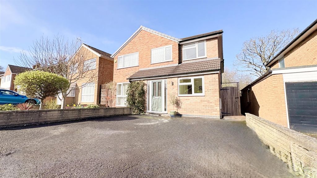 Property photo 1 of 33 Approach