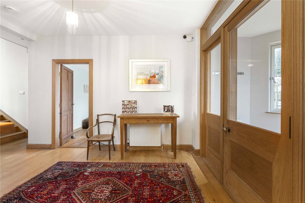 Property photo 3 of 40 5 Comiston Rise