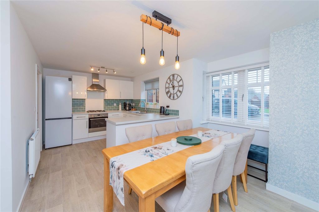 Property photo 2 of 37 Picture No. 29