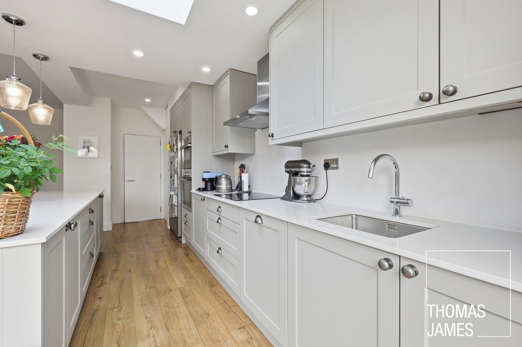 Property photo 3 of 23