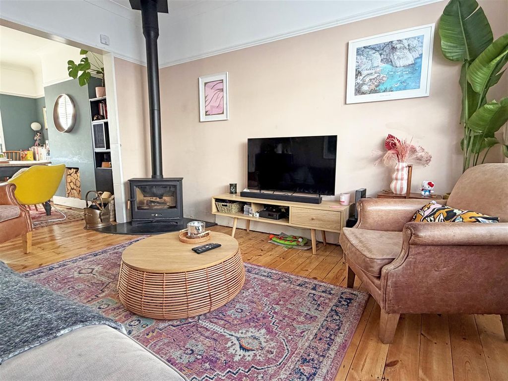 Property photo 3 of 10 Lou3A.Jpg