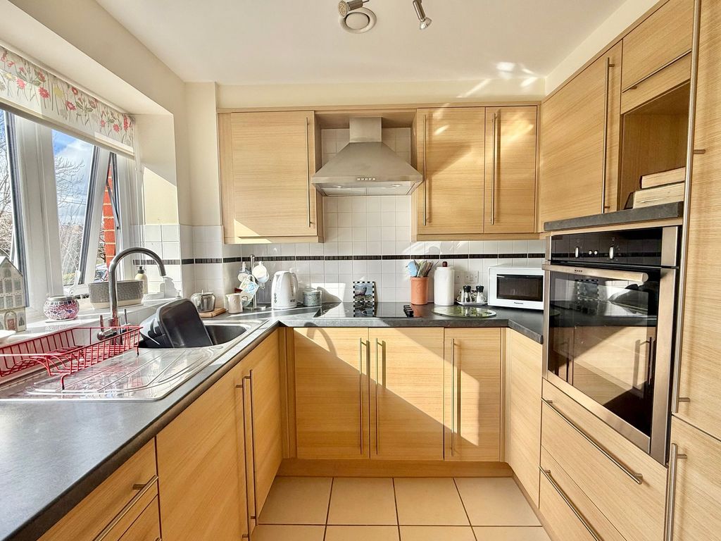 Property photo 3 of 11