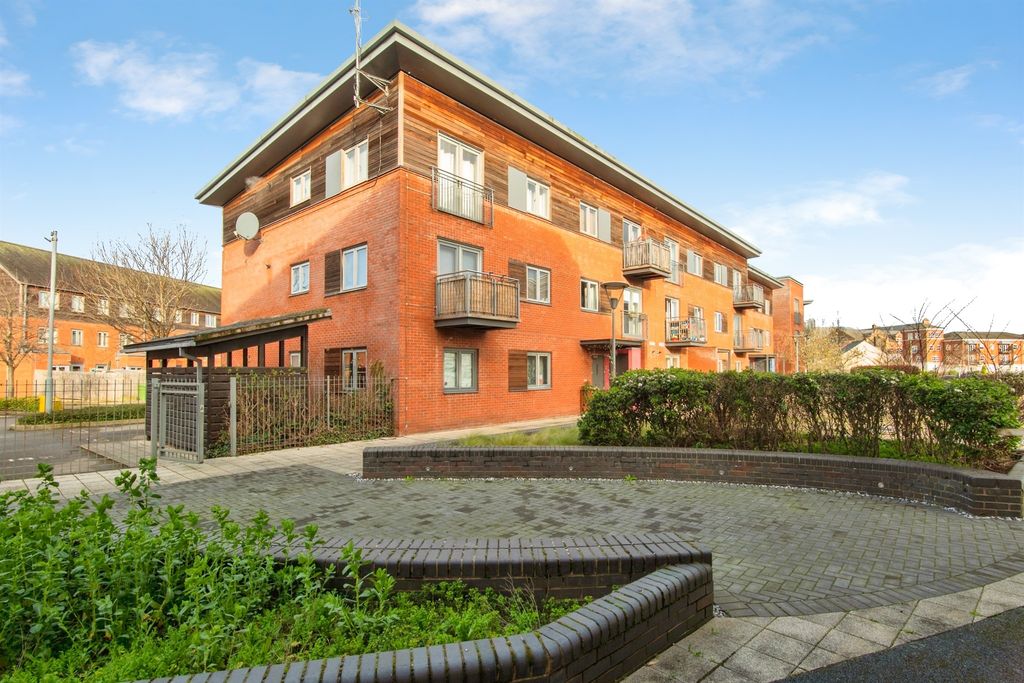 Property photo 1 of 19