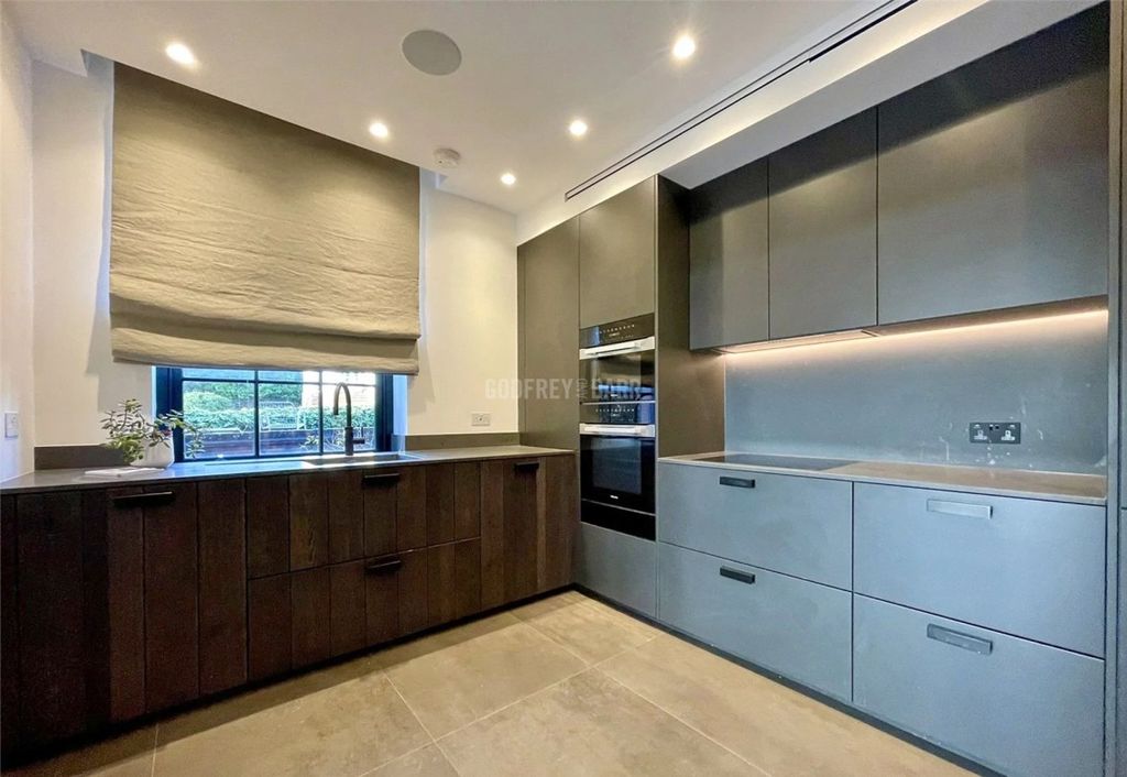 Additional image 6 of 2 bed flat to rentBeech Hill, Hadley Wood EN4