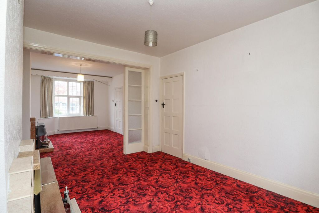 Property photo 3 of 11 Living Room